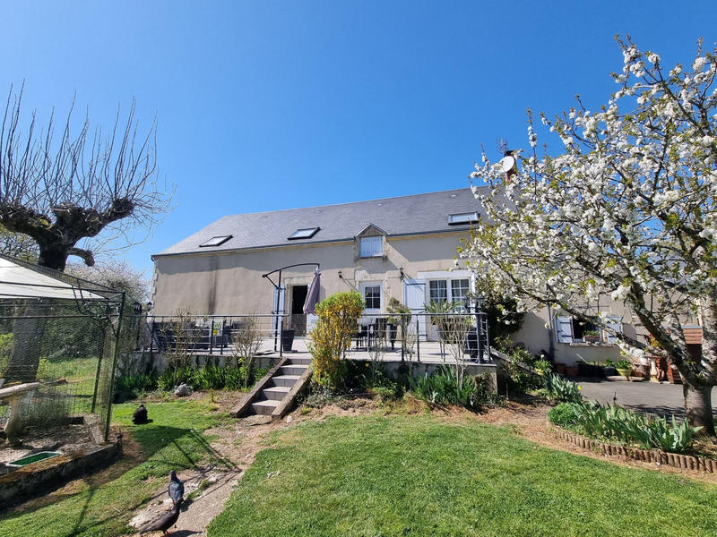 Maison - 234 m² - 8 pièces