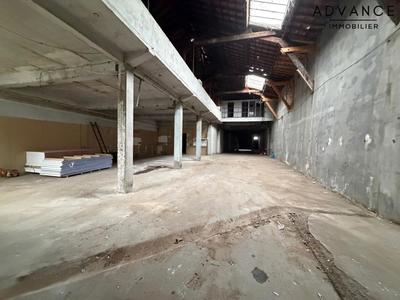 Local commercial - 1 080 m² - 1 pièce