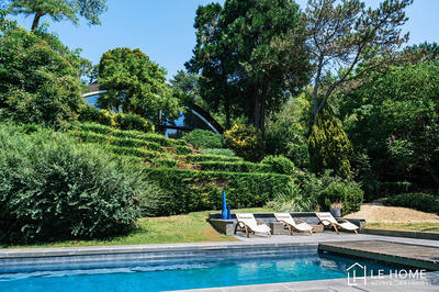 Maison - 260 m² - 7 pièces