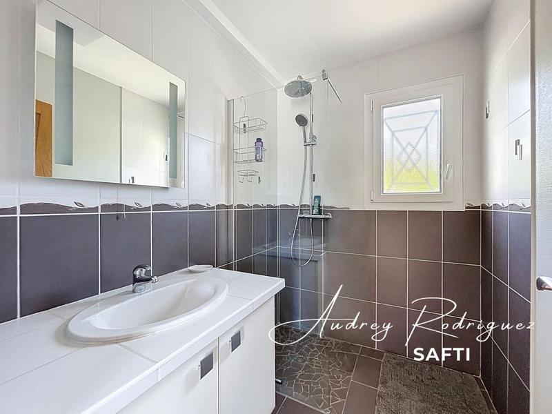 Villa - 210 m² - 8 pièces