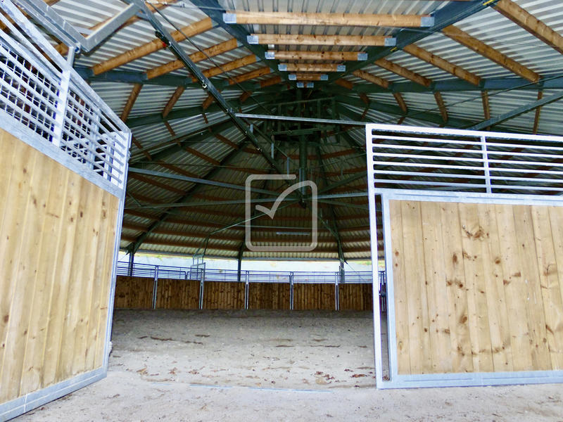 Maison - 250 m² - 15 pièces