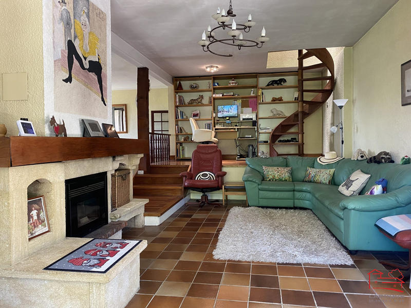 Maison - 170 m² - 8 pièces