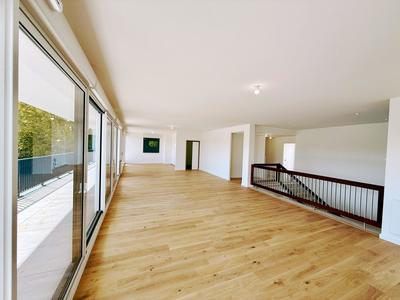Appartement - 164 m² - 4 pièces