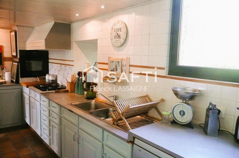 Maison - 237 m² - 7 pièces