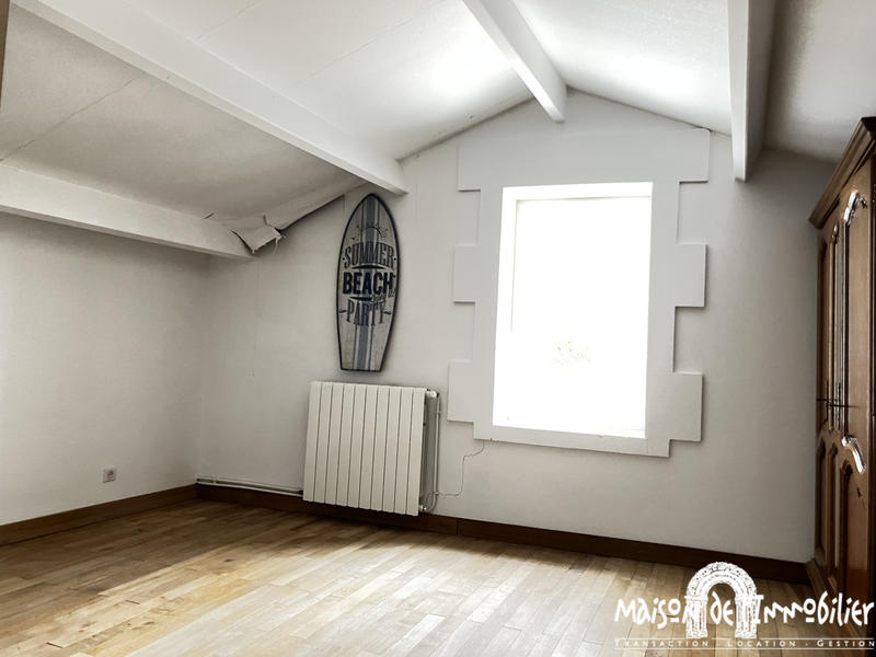 Maison - 253 m² - 7 pièces