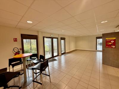 Local d'activités - 940 m²