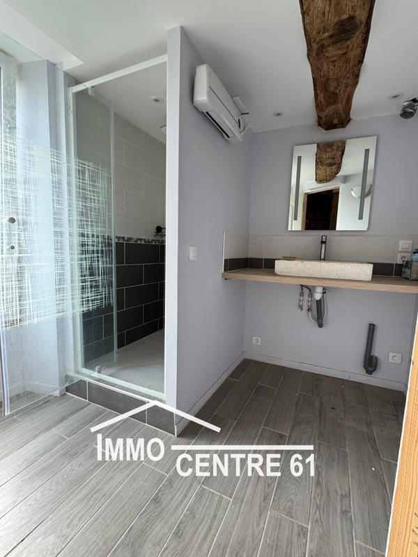 Maison - 228 m² - 8 pièces