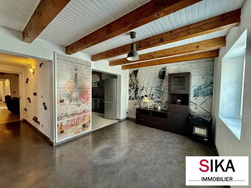 Maison - 220 m² - 8 pièces