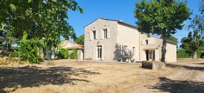 Maison ancienne - 226 m² - 8 pièces