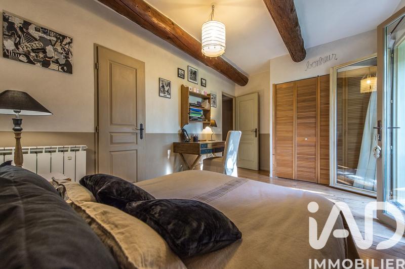 Maison - 402 m² - 12 pièces