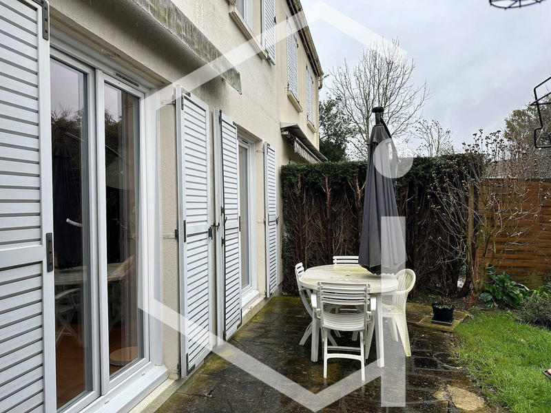 Maison - 92 m² - 4 pièces