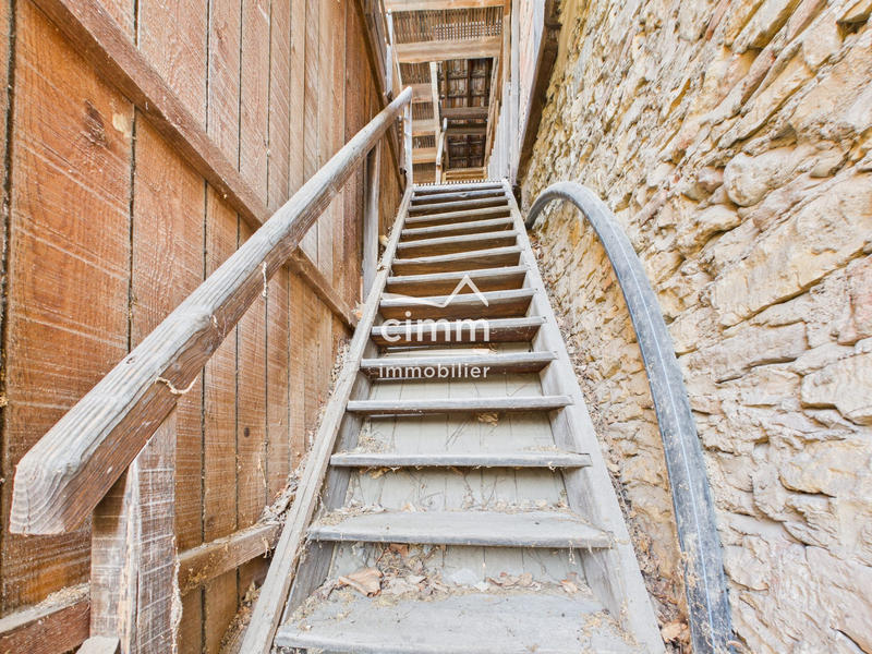 Maison ancienne - 300 m² - 3 pièces