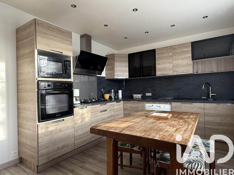 Maison - 153 m² - 8 pièces