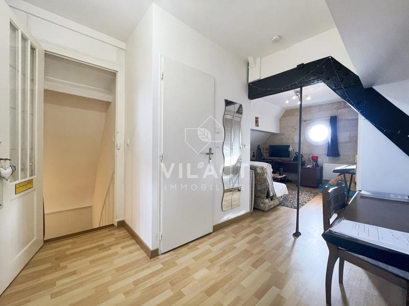 Maison - 330 m² - 9 pièces