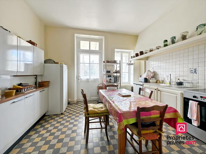 Maison - 200 m² - 8 pièces