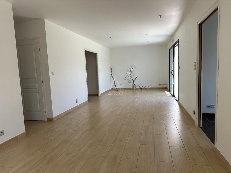 Maison - 177 m² - 10 pièces