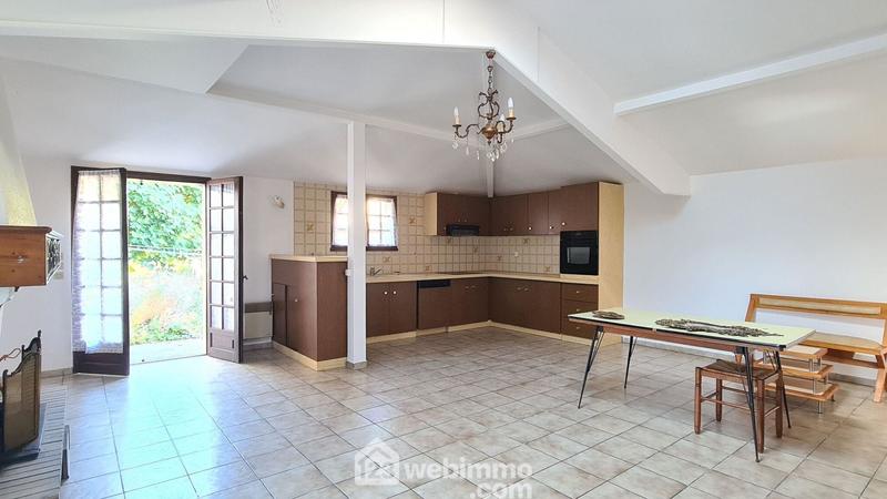 Maison - 370 m² - 12 pièces