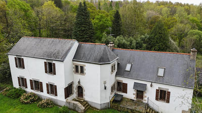 Maison - 300 m² - 10 pièces