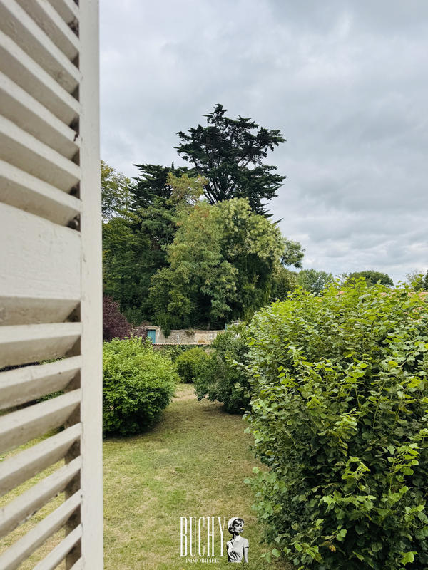 Maison - 482 m² - 11 pièces