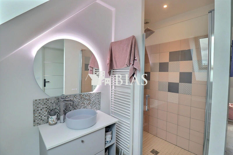 Maison - 161 m² - 5 pièces