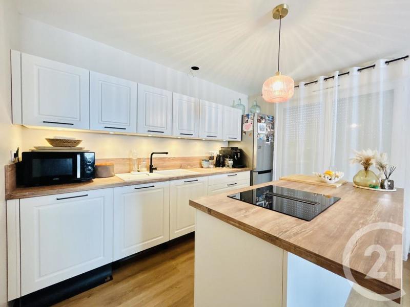 Maison - 102 m² - 5 pièces