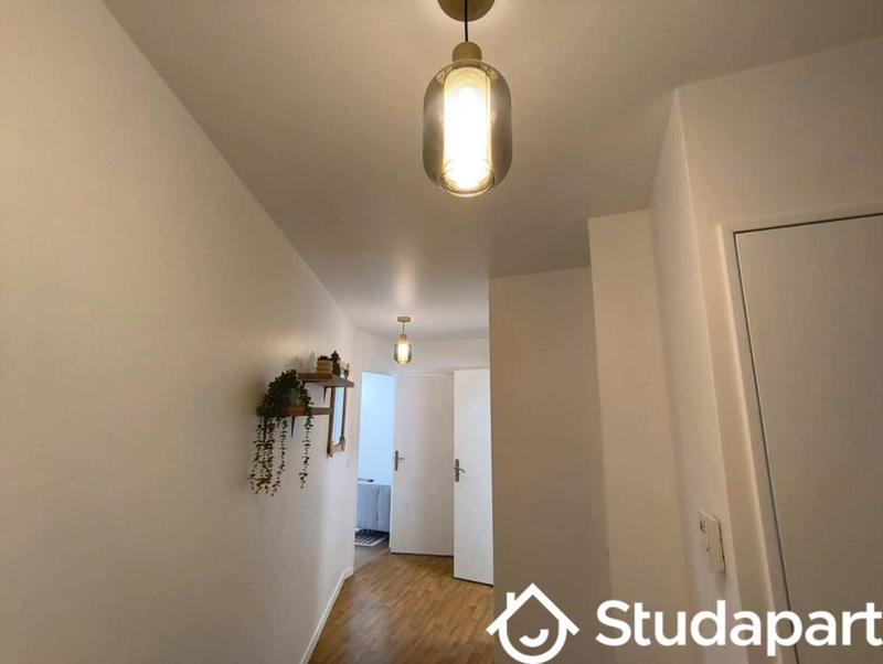 Chambre - 9 m² - 1 pièce