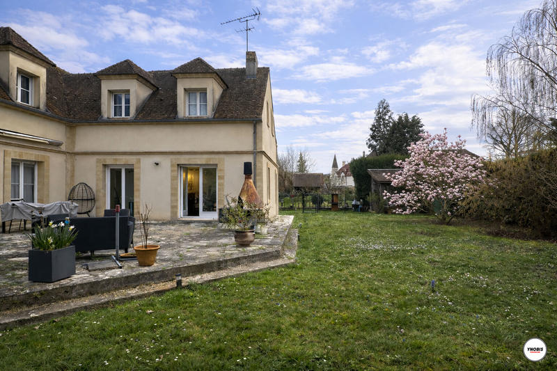 Maison - 256 m² - 9 pièces