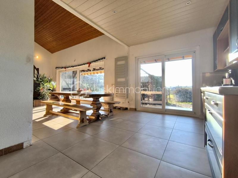 Maison traditionnelle - 290 m² - 9 pièces