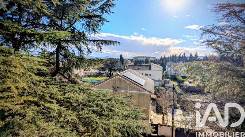 Appartement - 77 m² - 3 pièces