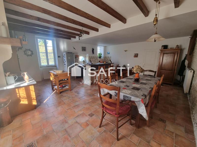 Maison - 250 m² - 8 pièces