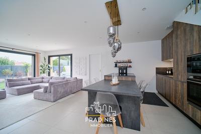 Maison - 121 m² - 5 pièces