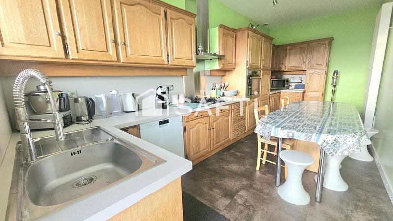 Maison - 184 m² - 10 pièces