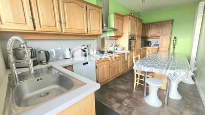 Maison - 184 m² - 10 pièces