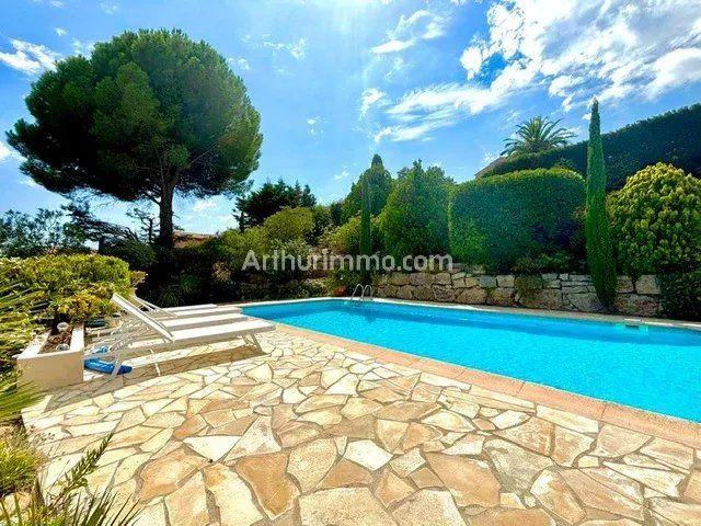 Maison - 165 m² - 7 pièces