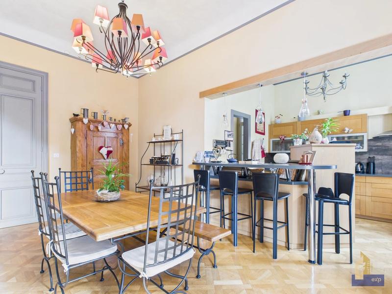 Appartement - 314 m² - 10 pièces