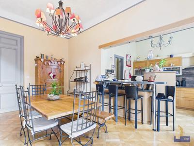 Appartement - 314 m² - 10 pièces