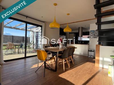 Maison - 99 m² - 5 pièces