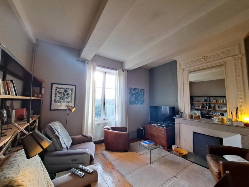Maison - 245 m² - 9 pièces