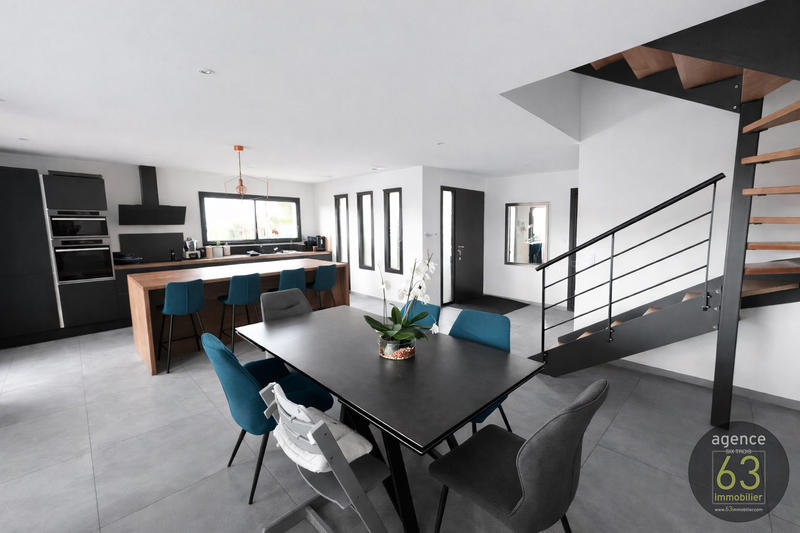 Maison contemporaine - 148 m² - 5 pièces