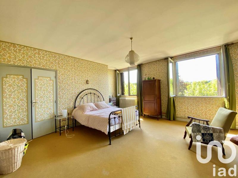 Maison - 240 m² - 10 pièces