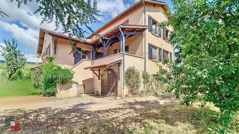 Maison - 210 m² - 8 pièces