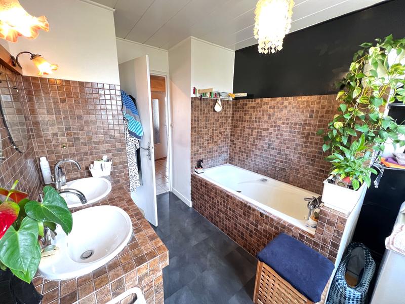 Appartement - 122 m² - 7 pièces