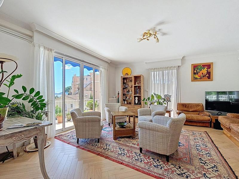 Appartement - 81 m² - 3 pièces