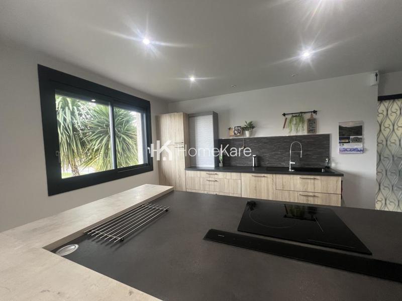 Maison - 280 m² - 9 pièces