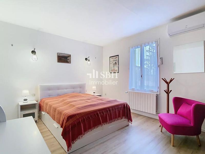 Maison - 480 m² - 8 pièces