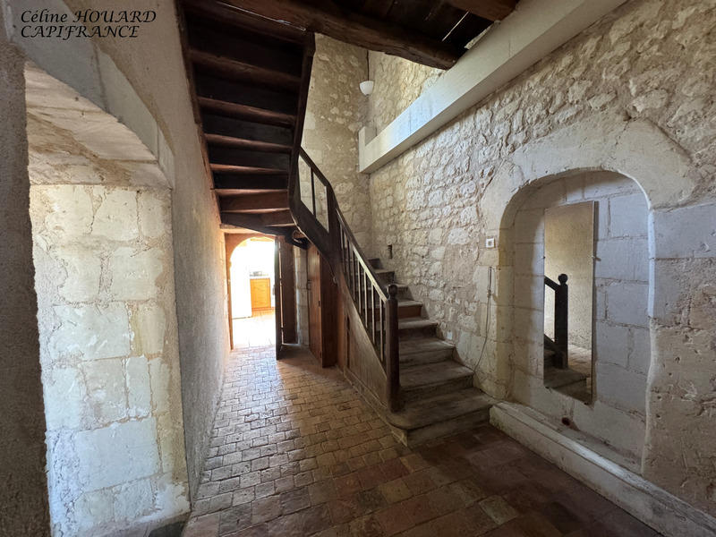 Maison - 236 m² - 7 pièces