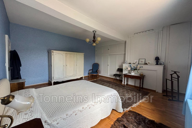 Maison - 240 m² - 7 pièces