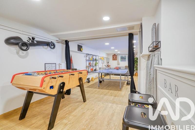 Maison - 210 m² - 5 pièces