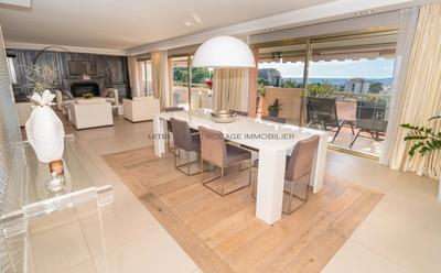 Appartement - 223 m² - 5 pièces