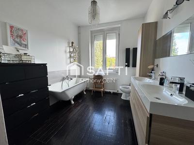 Maison - 143 m² - 5 pièces